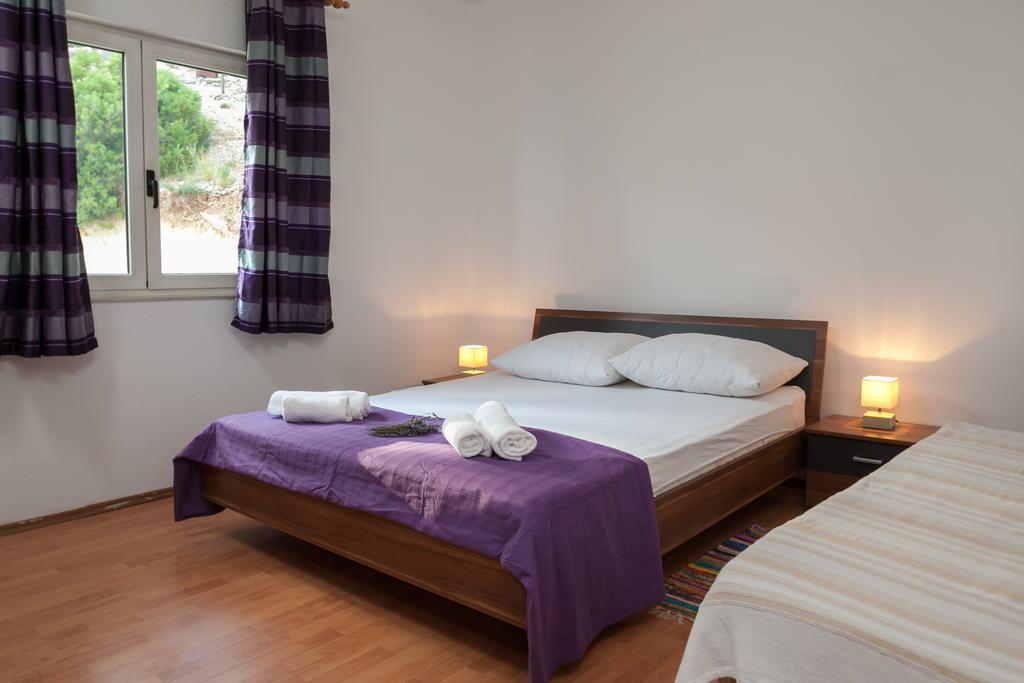 Fiona - Away From Crowds Apartment Makarska